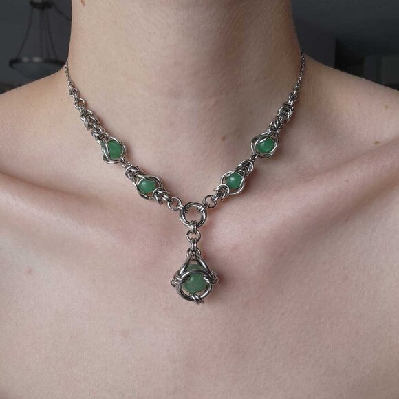 Vintage medieval gothic green aventurine and silver chainmail choker necklace - Picture 3 of 11